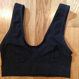 BLACK SPORTS BRA